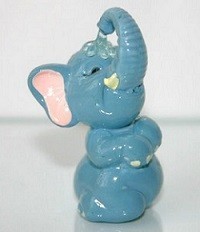 FIGURINE les éléphantos fait le beau kinder (4x3 ctm)1999